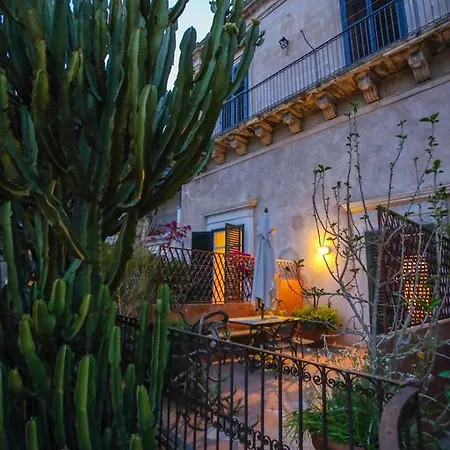 L'orangerie Di Cartia Giovanni Bed & Breakfast Modica