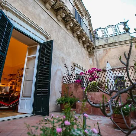 L'orangerie Di Cartia Giovanni Bed & Breakfast Modica